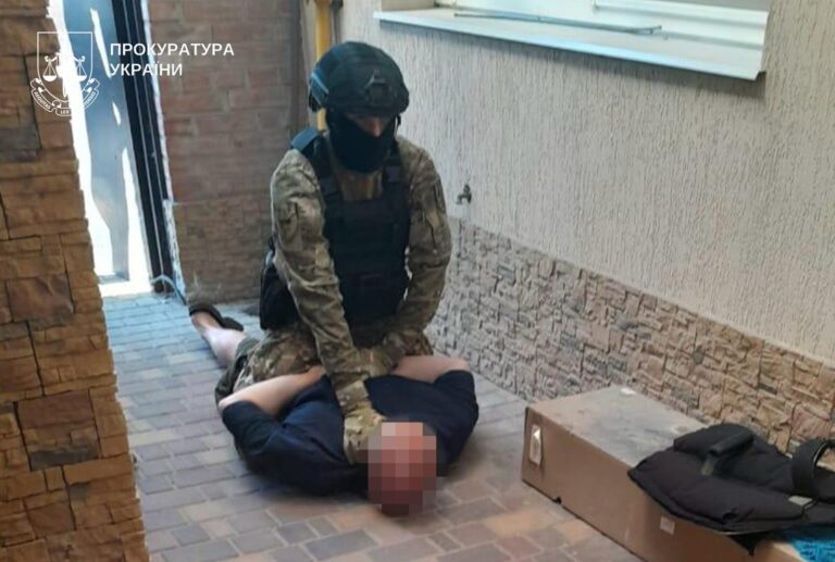 “Борги з повітря” і вимагання 800 тисяч доларів: на Прикарпатті судитимуть міжрегіональну банду (ФОТО)