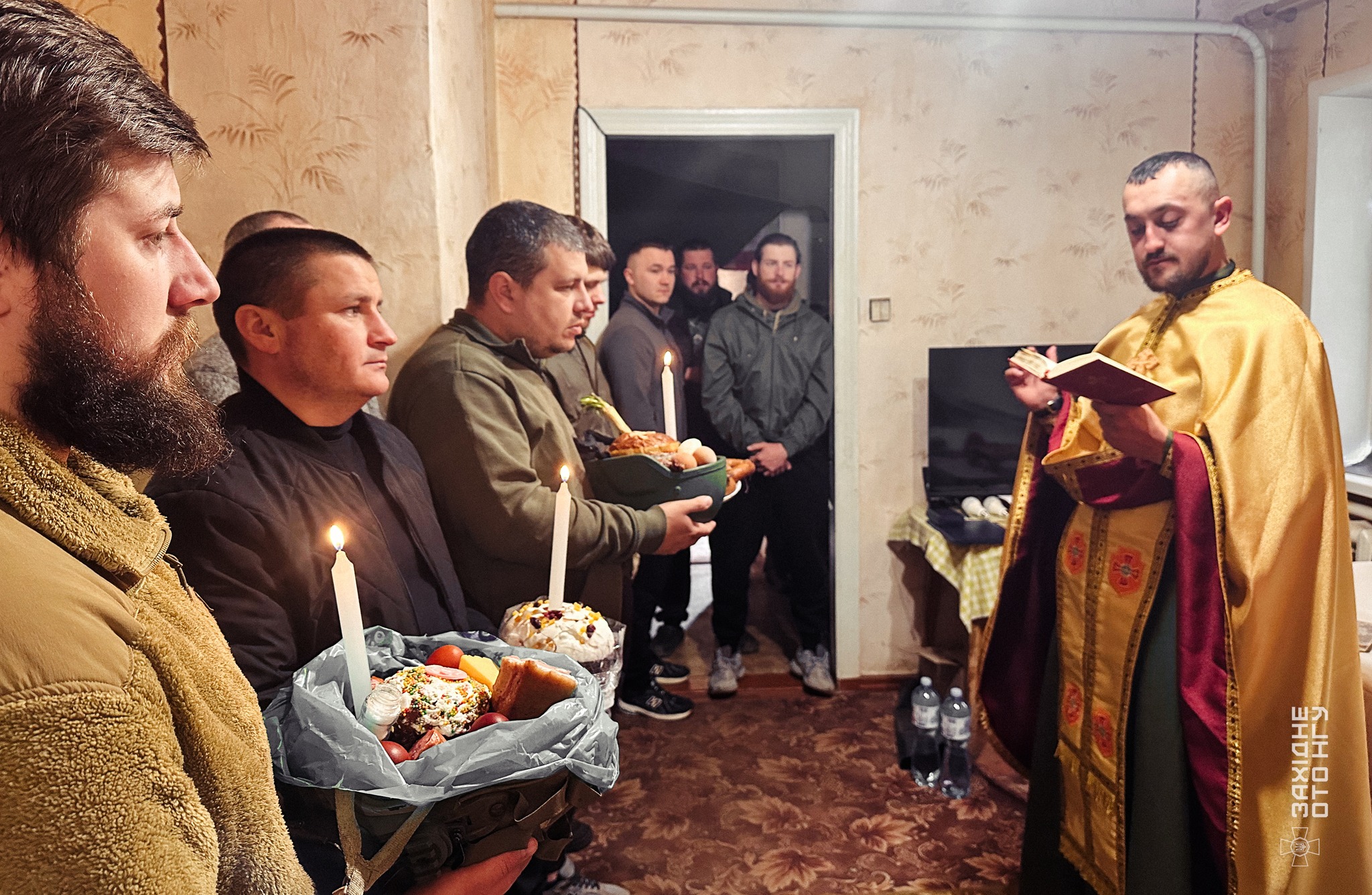 Каски замість кошиків: бійці 50 полку НГУ зустріли Великдень на службі (ФОТО)