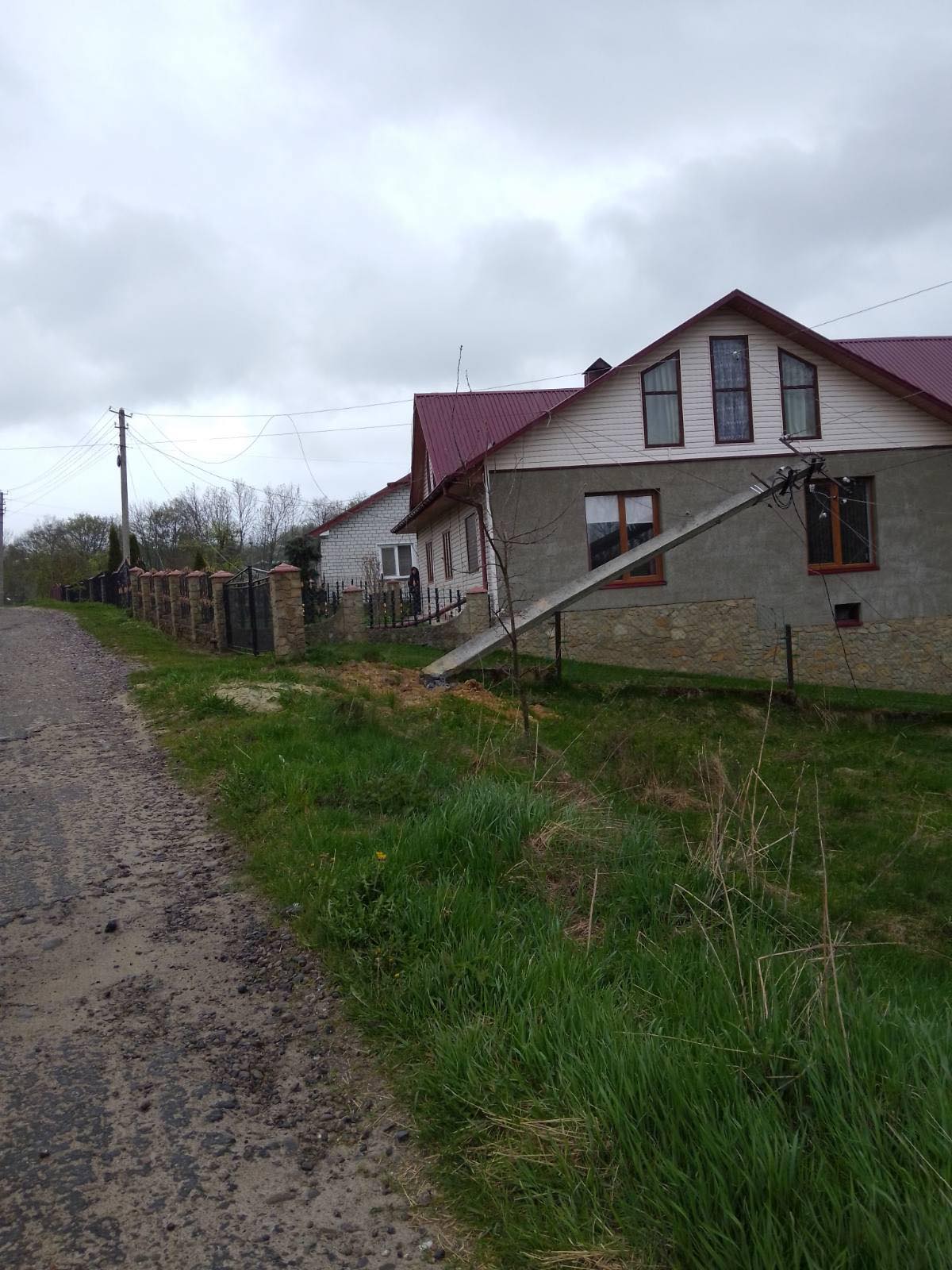 На Прикарпатті через сильний вітер зафіксовано чисельні аварійні вимкнення, – Прикарпаттяобленерго