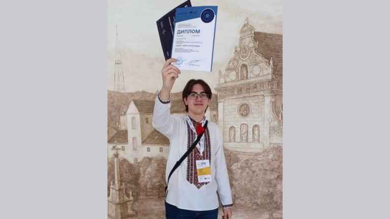 Коломийський школяр виборов “срібло” Всеукраїнської олімпіади з географії