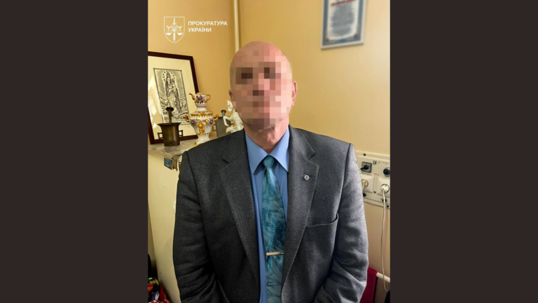 На Закарпатті голову ВЛК підозрюють у хабарництві: у нього вилучили близько 11 млн гривень готівки (ФОТО)