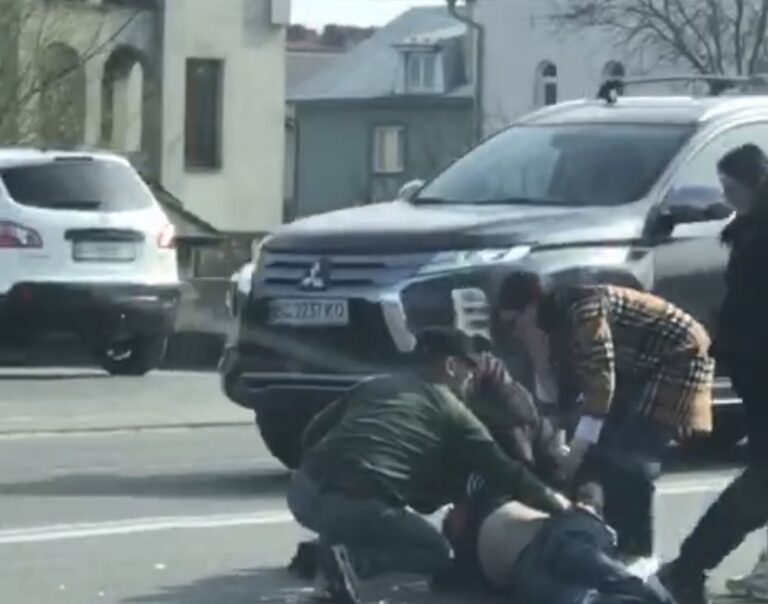 В Угринові авто насмерть збило пішохода (ФОТО)