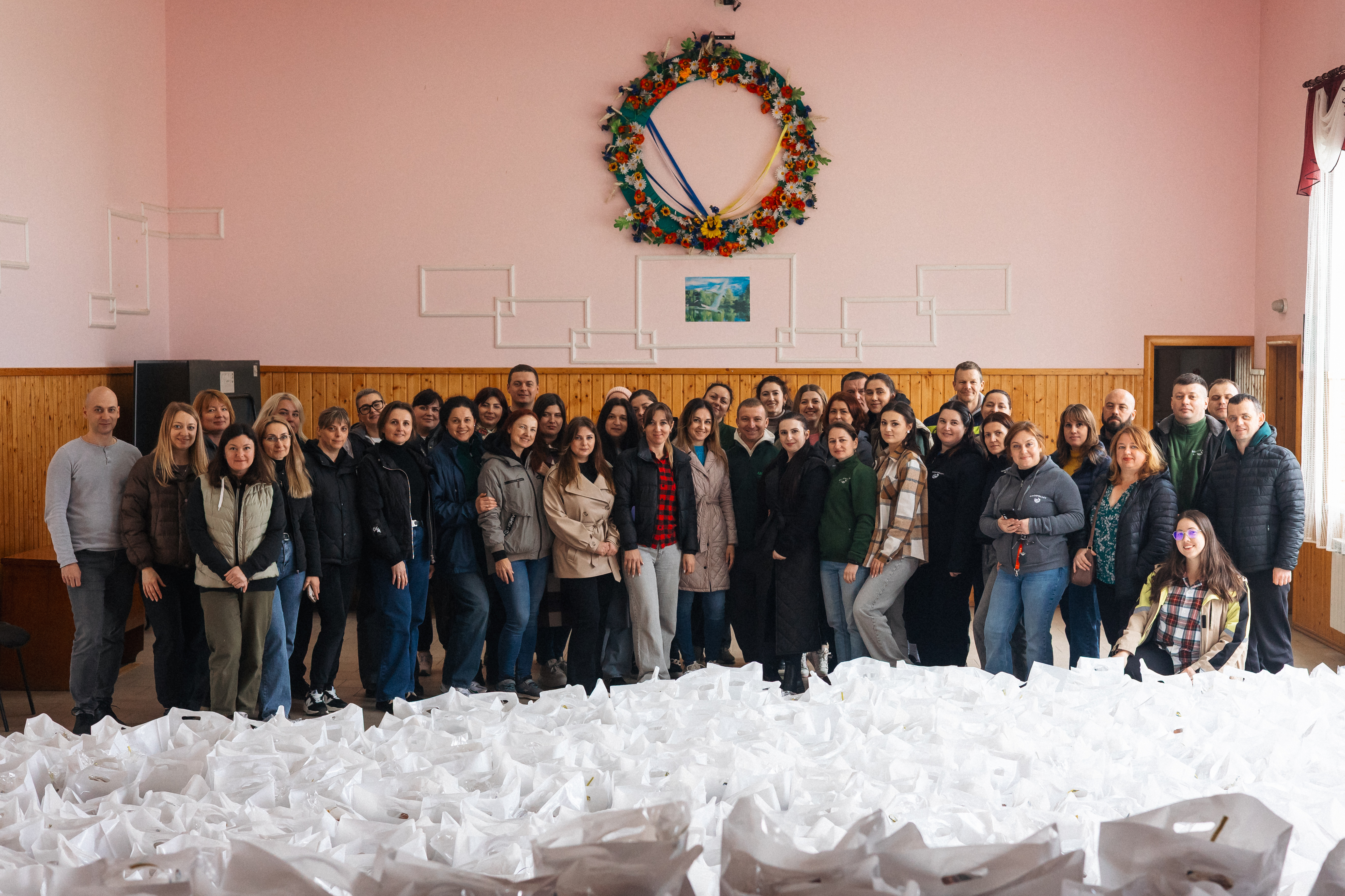 «Ґудвеллі Україна» передала понад 1300 великодніх пакунків мешканцям громад у рамках благодійного соціального проєкту «Великодні крила опіки»