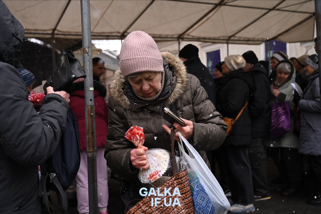 700 пасок і сльози на очах: як Франківськ зустрічає Великдень разом із ВПО (ФОТО)