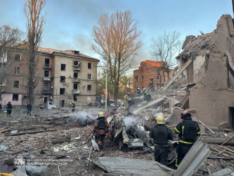 Через атаку росіян на Дніпро постраждали 18 людей