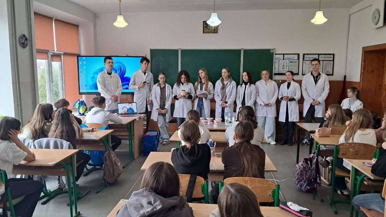 Студенти ІФНМУ провели “Уроки здоров’я” для школярів (ФОТО)