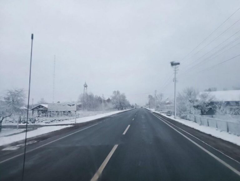 На Франківщині попереджають про сильні заморозки: у горах випав сніг