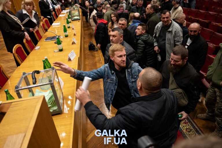 З дискусіями про процедуру: як на Франківщині обирали представника до всеукраїнської Ради ветеранів (ФОТО)