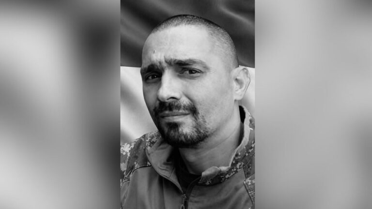 Вважався зниклим безвісти: загинув прикарпатський військовий Максим Красуцький