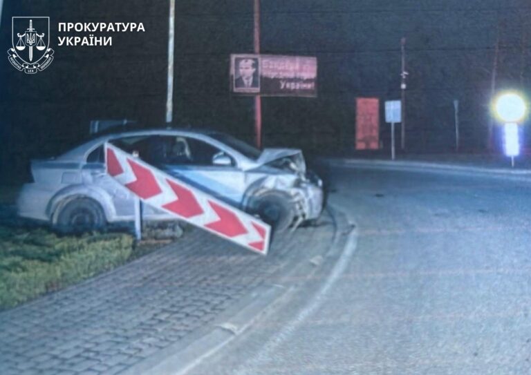 Без прав і напідпитку: на Прикарпатті повідомили про підозру водію, який вчинив ДТП і втік з лікарні (ФОТО)