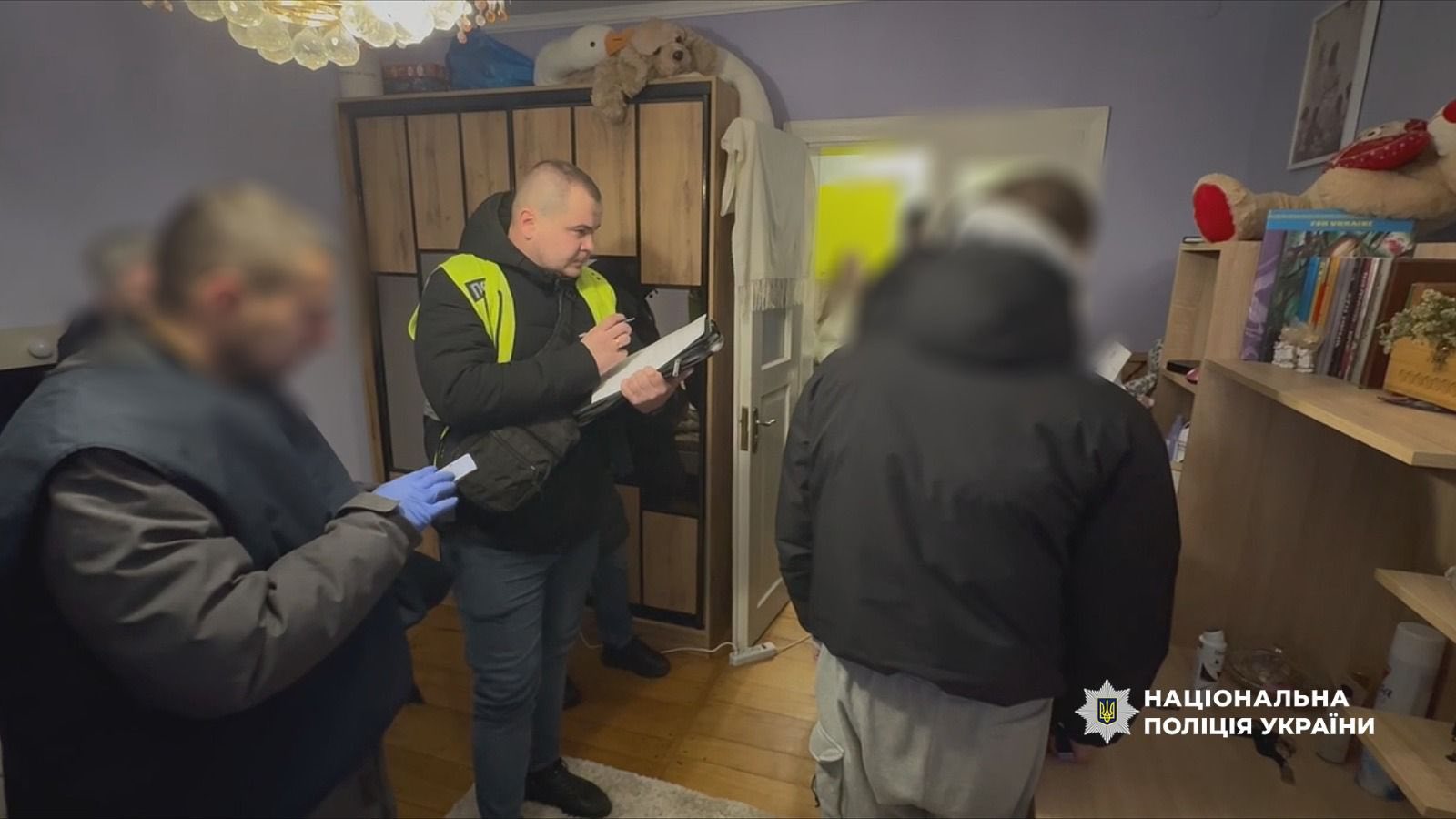 На Франківщині викрили групу кібершахраїв: серед потерпілих — пенсіонери та військові (ФОТО, ВІДЕО)