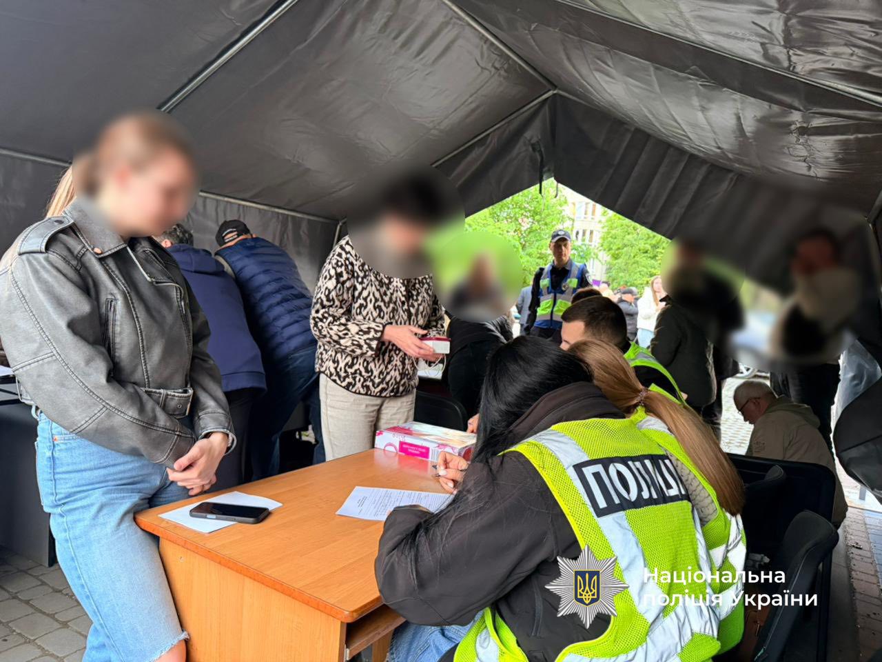 Кількість постраждалих від удару по Франківську зросла до 10 — поліція фіксує воєнні злочини (ФОТО)