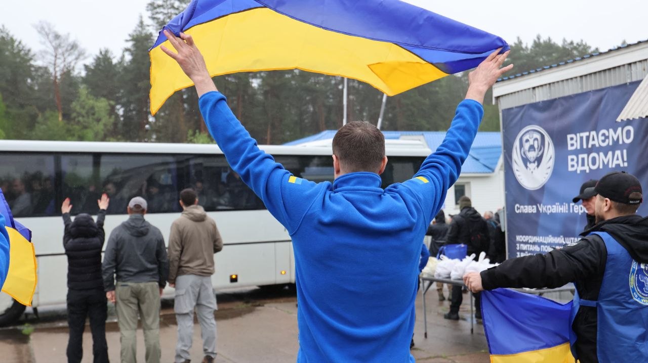 З російського полону звільнили 205 українських військових (ФОТО)