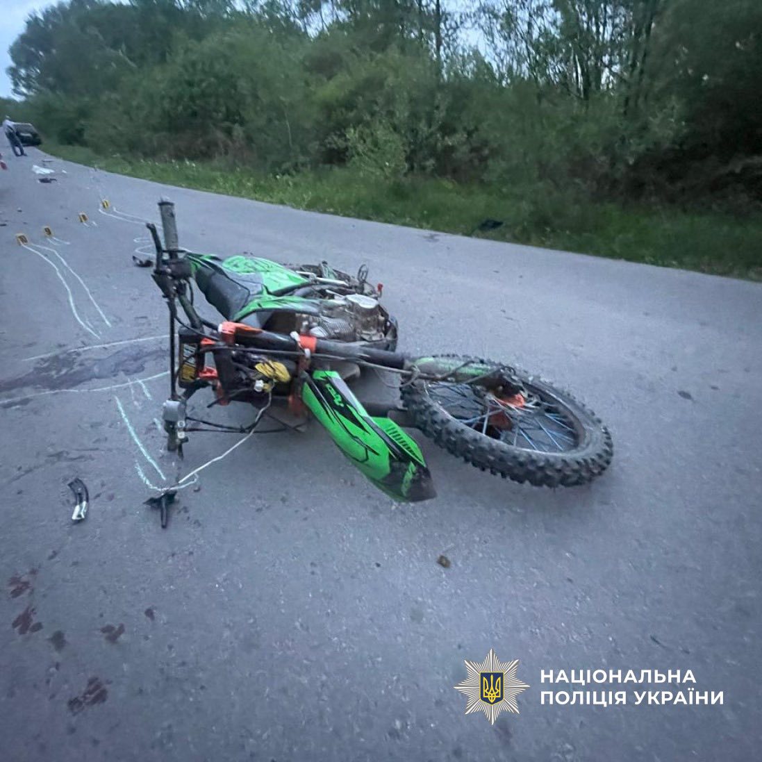 3,06 проміле: на Долинщині пʼяний мотоцикліст на зустрічній вʼїхав у Volkswagen (ФОТО)