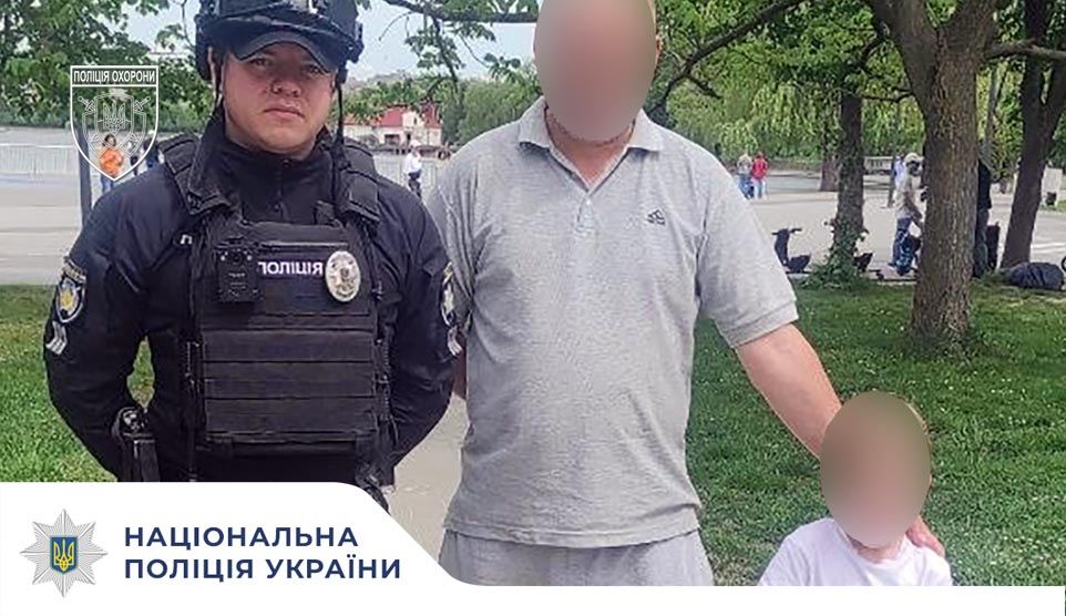 Загубився під час прогулянки: у Франківську правоохоронці допомогли повернути 9-річного хлопчика рідним