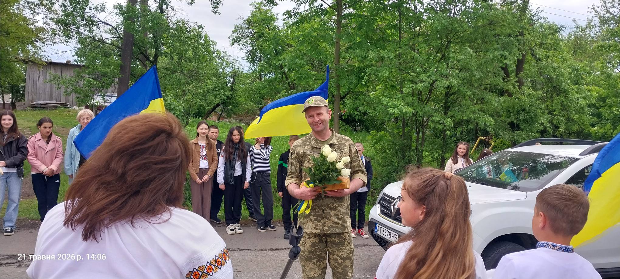 На Коломийщині урочисто зустріли воїна Володимира Бойчука, який повернувся з полону (ФОТО)