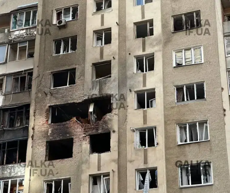 Франківцям, постраждалим від обстрілу, компенсують по 15 000 грн на оренду житла