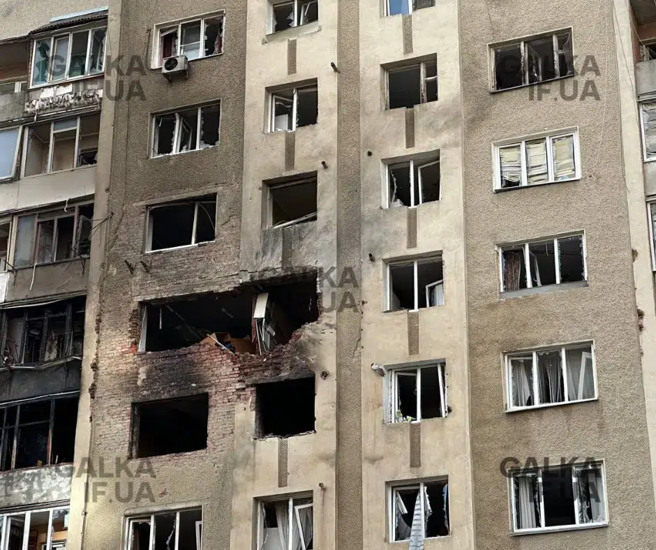 Франківцям, постраждалим від обстрілу, компенсують по 15 000 грн на оренду житла