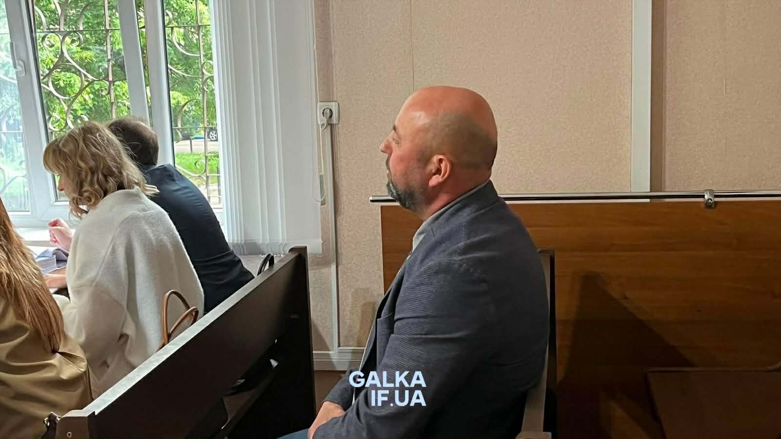 Суд продовжив відсторонення голови Галича Олега Кантора від посади