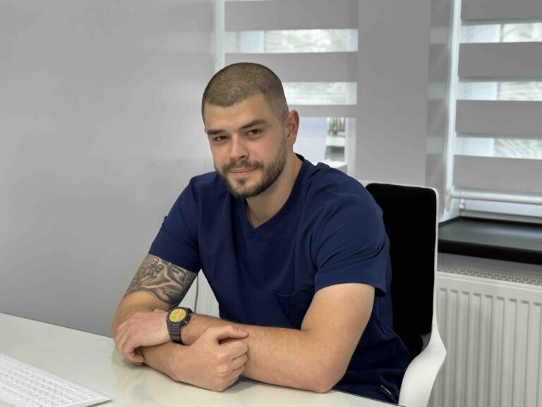 “50% успіху залежить від пацієнтки”: про ускладнення після реконструкції грудей розповідає хірург Стефан Івков