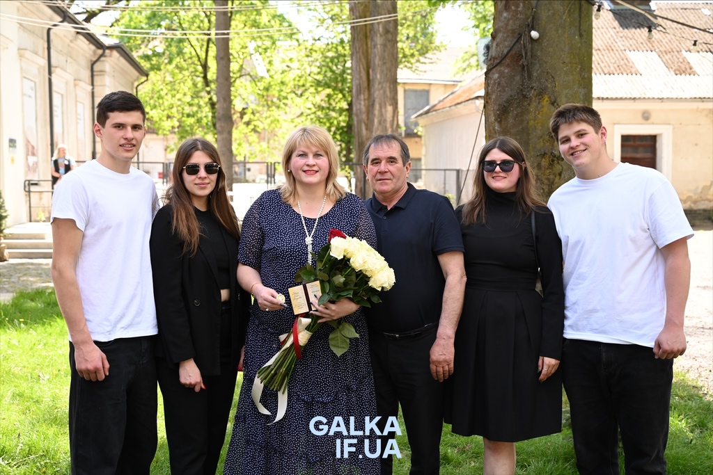 «Діти — це моє все»: 94 прикарпаток нагородили званням «Мати-героїня» (ФОТО)