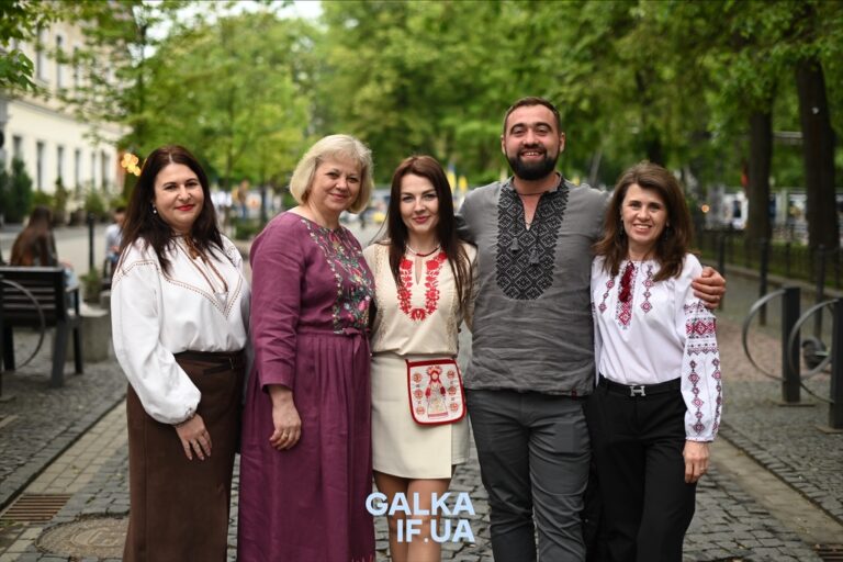 “Це код нашої нації”: франківці поділилися історіями своїх вишиванок (ФОТОРЕПОРТАЖ)