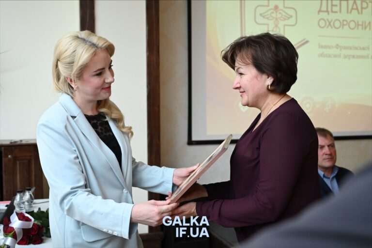 Президент відзначив трьох прикарпатських лікарів званням «Заслужений лікар України» (ФОТО)