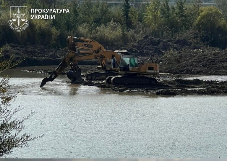 На Надвірнянщині хочуть зупинити роботу карʼєра через екологічні порушення — прокуратура (ФОТО)