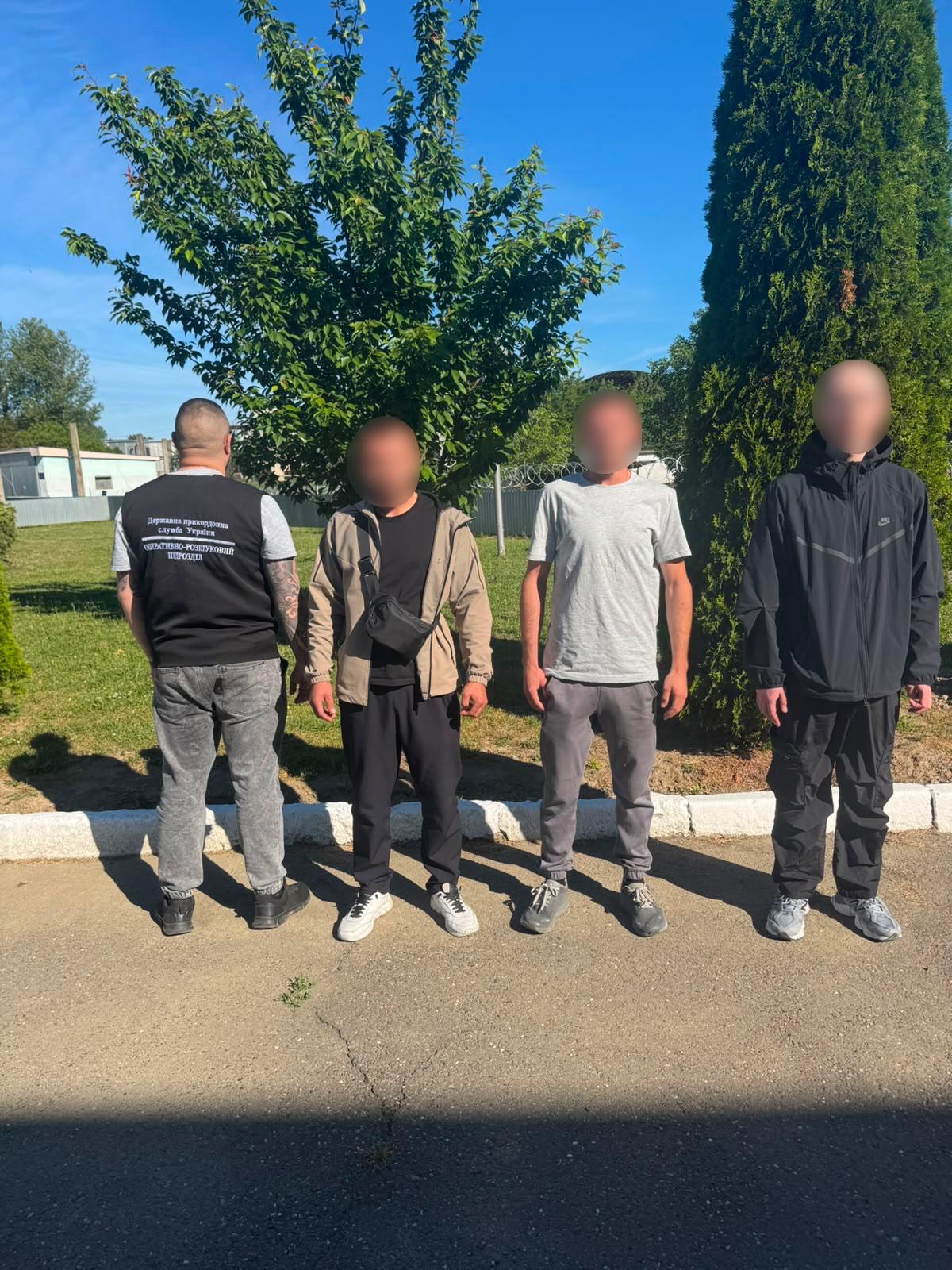 На Рахівщині затримали трьох чоловіків, які намагалися потрапити до Румунії: серед них прикарпатець