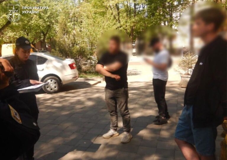 У Франківську десятеро обвинувачених у придбанні кратому перерахували 1 млн грн на ЗСУ