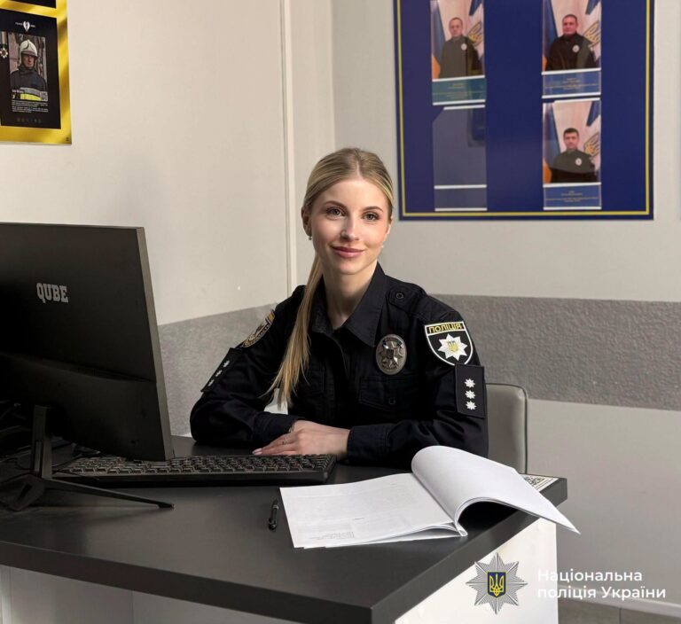 «До кожної людини потрібно знайти підхід»: історія Христини Бережанської — дільничної офіцерки з Калущини (ВІДЕО)