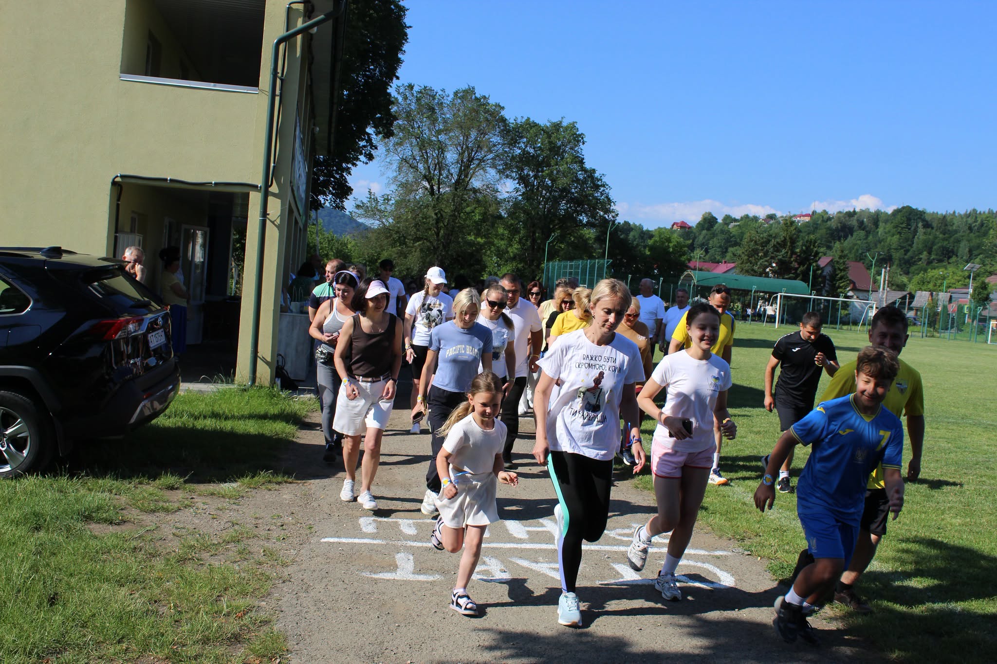 У Делятині до Дня Конституції провели благодійний забіг: для ЗСУ зібрали понад 12 тисяч гривень (ФОТО)