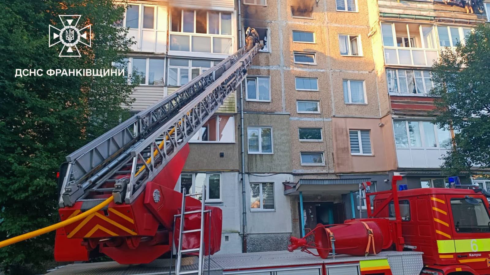 Два дні — чотири пожежі: на Прикарпатті горіли будинки та адмінбудівля (ФОТО)