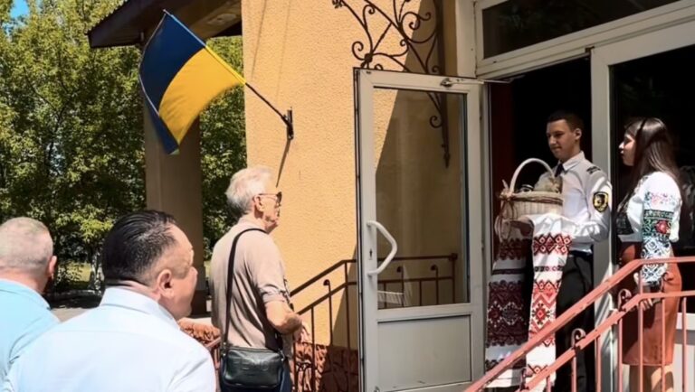 У Франківську урочисто зустріли антигероя “Помаранчевої революції” Ківалова (ВІДЕО)