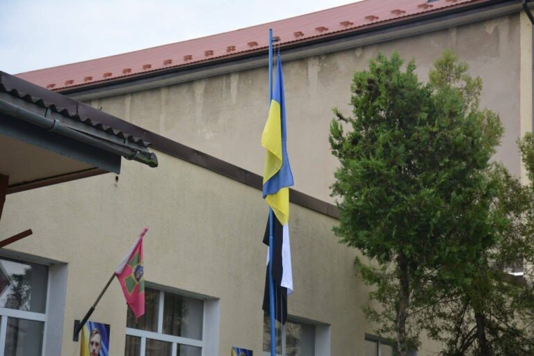 У Надвірнянській громаді запровадили “Прапор Надії” у школах