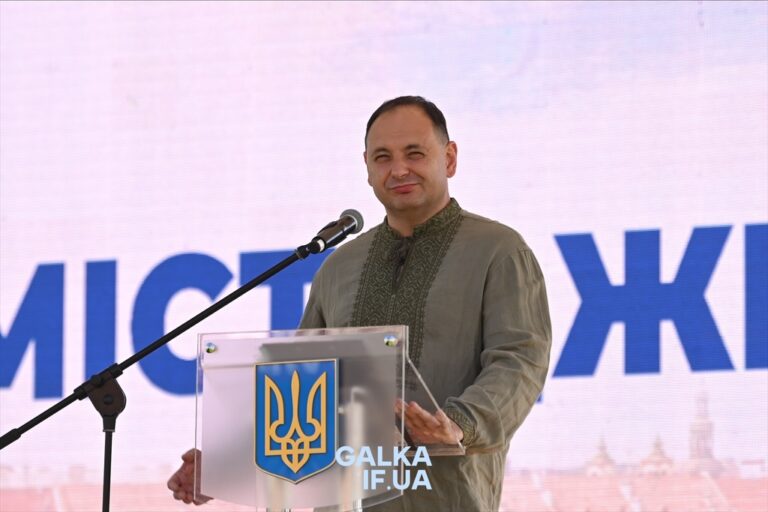 “Не знаю, що було після”: Марцінків заперечив, що на його звіті людей пригощали вином