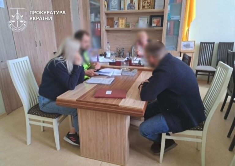 “Брали, беруть і будуть брати”: франківці про підозру директорці лікарні у привласненні коштів НСЗУ