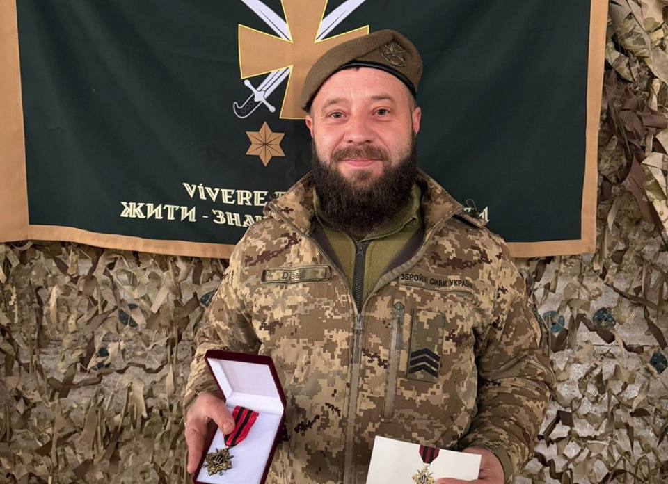 Воїна з Тисмениччини Анатолія Михайлину нагородили «Золотим хрестом»