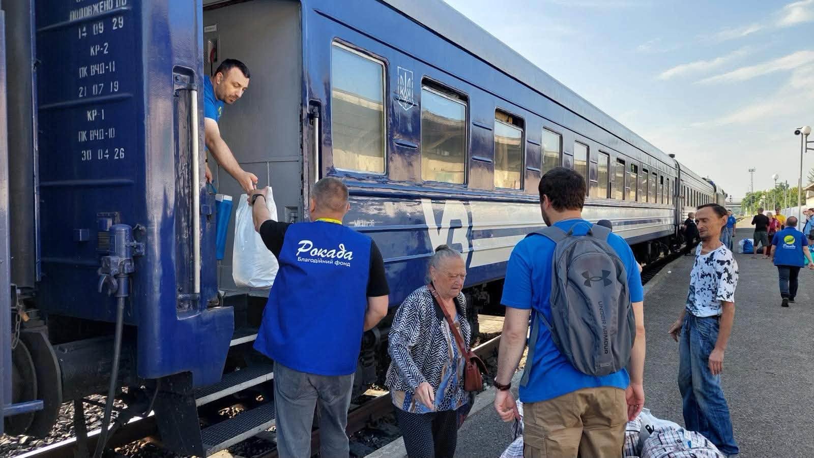 До Франківська евакуаційним потягом прибули восьмеро людей із прифронтових областей (ФОТО)
