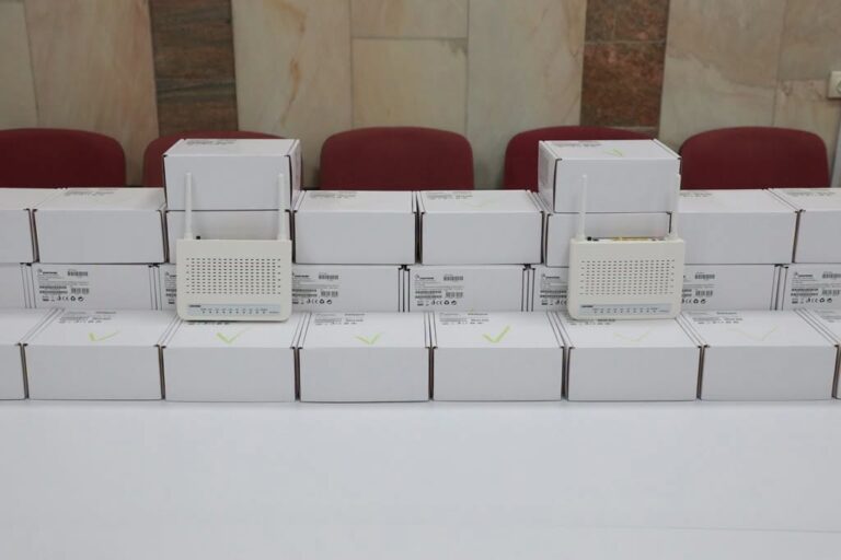 Безкоштовний Wi-Fi: Бурштинська громада отримала міжнародну допомогу – 40 роутерів (ФОТО)