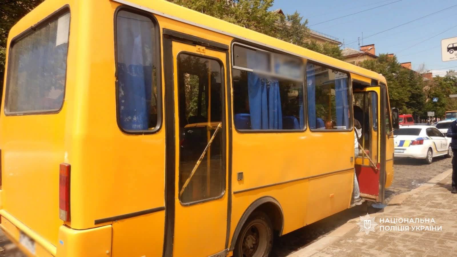 У Франківську чоловік, який вже перебуває під судом за грабіж, обікрав рейсовий автобус