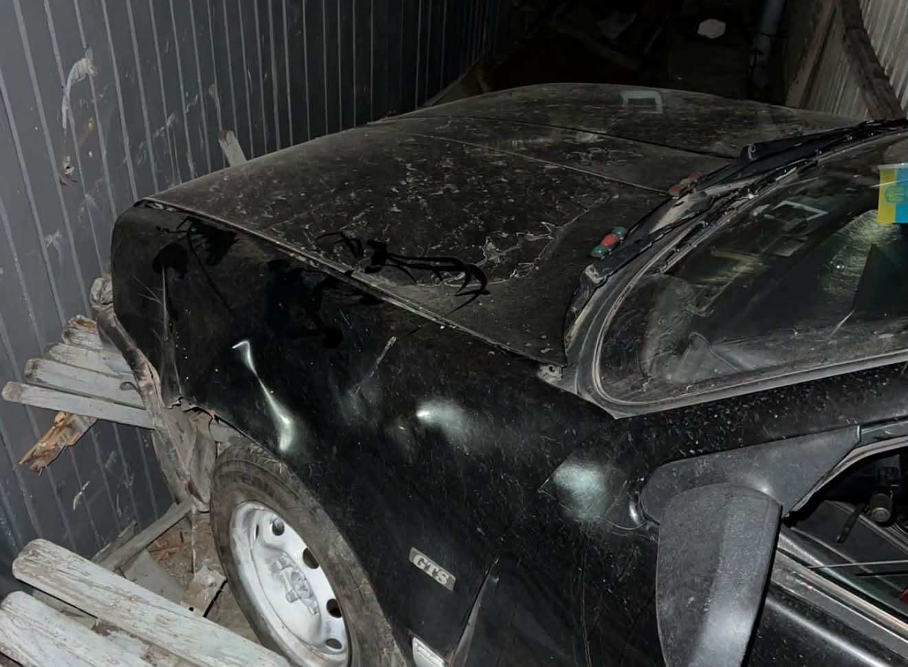 У Франківську 19-річна водійка в’їхала в паркан: патрульні склали адмінпротокол