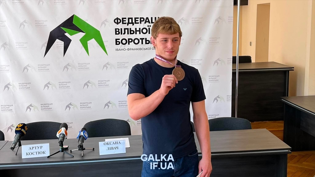“Своїм результатом я не задоволений, але це мотивація тренуватися ще більше”, — прикарпатський боєць Артур Костюк про бронзу чемпіонату Європи