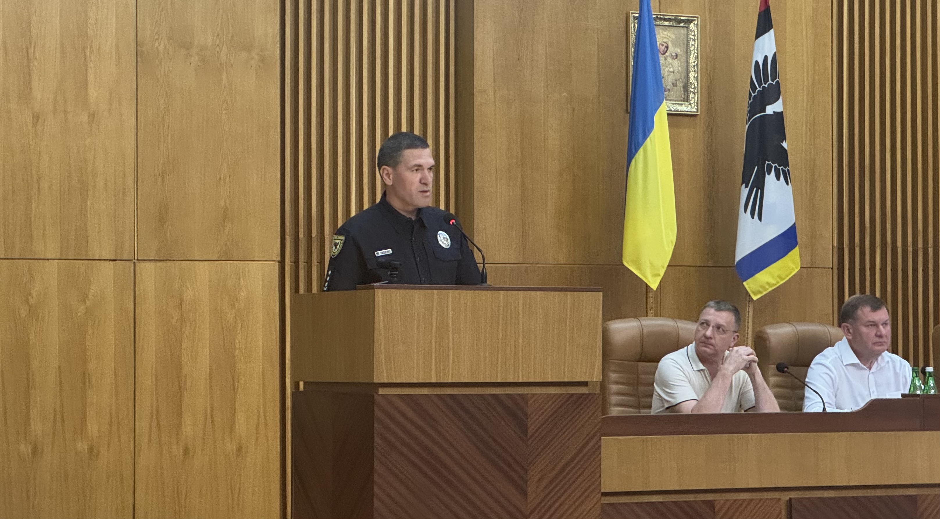 “Не буде схем і кришування”: новий начальник поліції Прикарпаття виступив на сесії облради