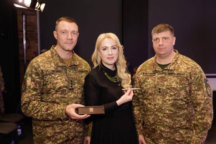 Сумлінне та результативне командування: голова ОВА подякувала Вадиму Ліневському за управління 50 полком НГУ