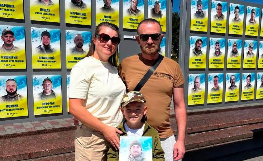 Після 2,5 років полону франківець Любомир Паньків зняв своє фото з “Алеї Віри і Надії”