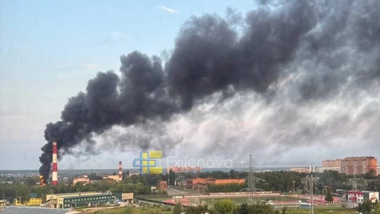 У Підмосков’ї спалахнули завод і склади. Місцева влада заявила про атаку понад 390 БпЛА