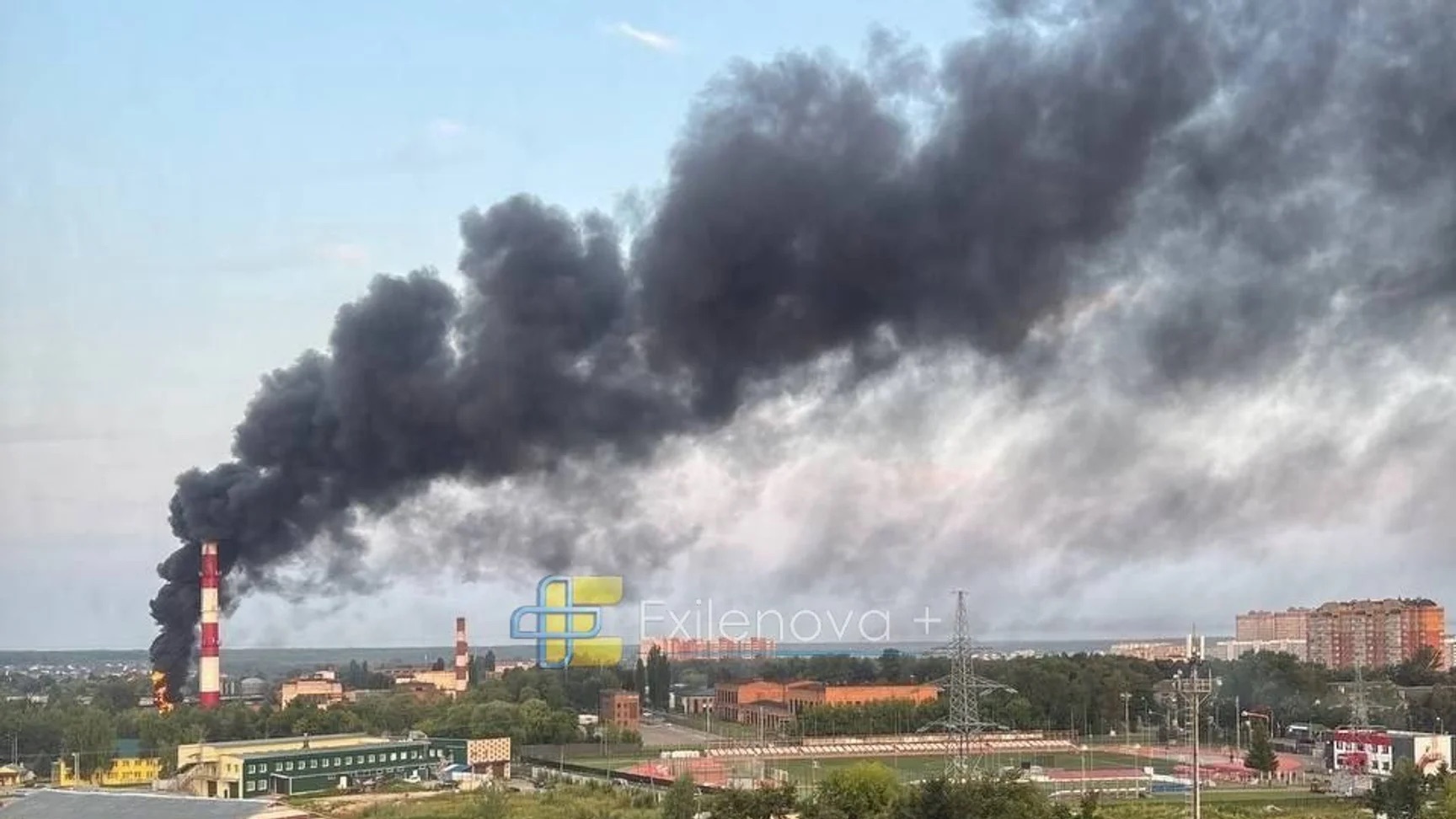 У Підмосков’ї спалахнули завод і склади. Місцева влада заявила про атаку понад 390 БпЛА