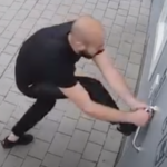 Хуліганів, які пошкодили громадську вбиральню біля міського озера у Франківську, оштрафували на 51 гривню