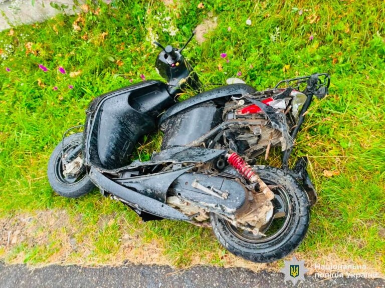 На Франківщині 18-річний водій збив на смерть скутериста та втік (ФОТО)